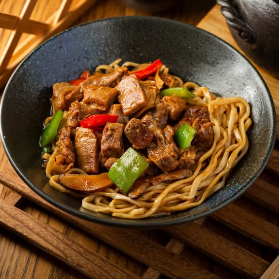 黄焖牛腩手工拉面 Yang's Braised Beef Brisket Hand-Pulled Noodles